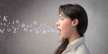 Alteraciones en la forma de hablar, signo precoz de Alzheimer