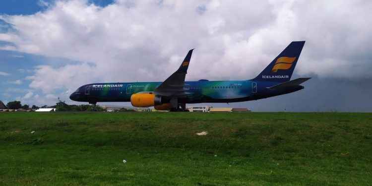 Tras más de una década RD recibe vuelo islandés