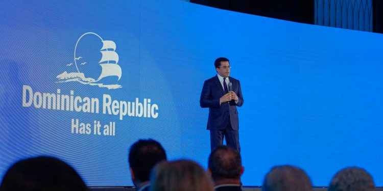 Ministro de Turismo intensifica la promoción del país en Estados Unidos