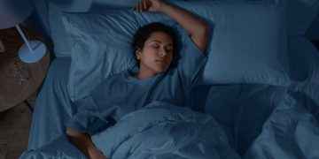 ¿Por qué nos dan pequeños espasmos al dormir?