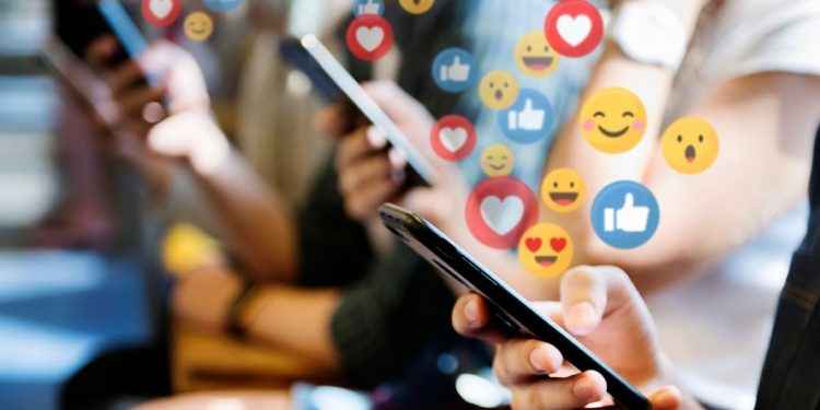 Adolescentes, móviles y redes: consejos para la nueva normalidad digital