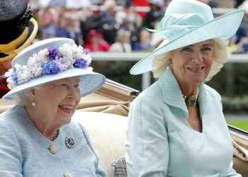 La reina Isabel II respaldó que Camila, la esposa del príncipe Carlos, se convierta en Reina Consorte