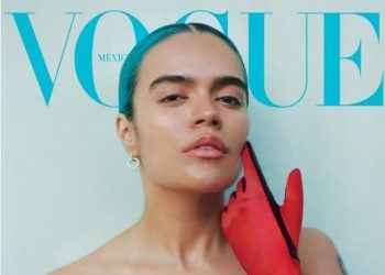 «Poco maquillaje, simple y natural» se muestra Karol G para revista Vogue