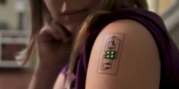 Tatuaje electrónico podría sustituir a los teléfonos inteligentes, según Bill Gates