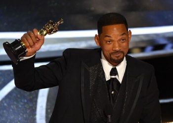 Will Smith pide disculpas a los Óscar y a Chris Rock