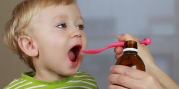 ¿Cómo se investigan los medicamentos para niños?