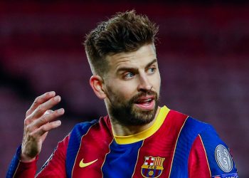 Las redes enloquecen tras ver a Piqué desnudo en el vestuario del Barça