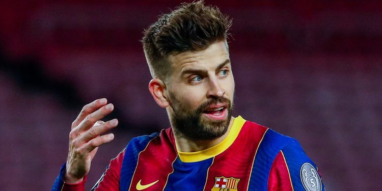 Las redes enloquecen tras ver a Piqué desnudo en el vestuario del Barça