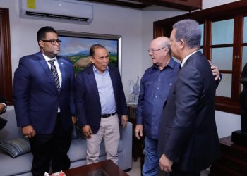 Leonel al visitar a Hipólito: «hemos venido a testimoniarle nuestro respeto y nuestras condolencias»