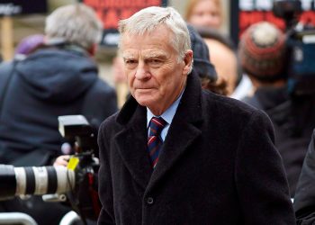 Max Mosley, ex presidente de la FIA, se suicidó disparándose tras saber que tenía un cáncer terminal