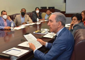 Mescyt socializa con Sociedades Médicas Especializadas Resolución 28-2021 regularizará el ejercicio de ese sector de la medicina en RD
