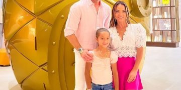 ¡Fotaza! Toni y Adamari posan juntos por amor a su hija Alaia
