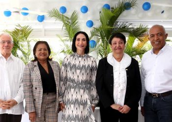 La Primera dama y la directora del Inaipi ponen en servicio Caipi San Vicente de Paúl