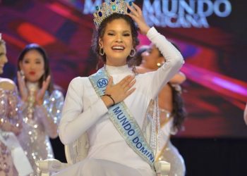 Emmy Peña fue coronada como «Miss World Caribbean 2021»