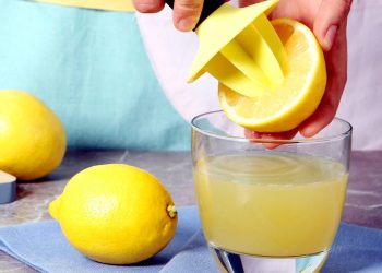 Agua con limón en ayunas: ni adelgaza, ni cura, ni detoxifica