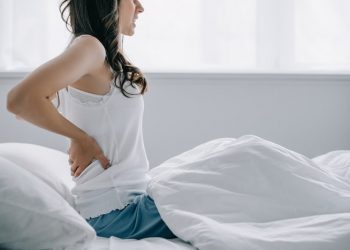 Así deberías dormir si quieres eliminar tu dolor de cuello, espalda y lumbar