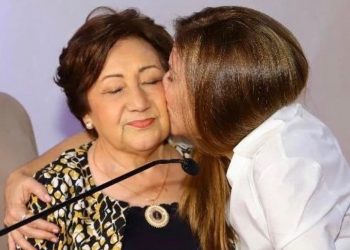 Carolina Mejía a su madre: «Te besaré y abrazaré por siempre con mi alma y corazón”