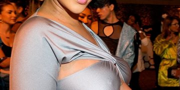 Rihanna revela que será una mamá «psicópata» protegiendo a su hijo