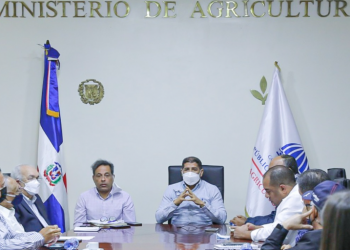 Gobierno y sector avícola unificados en mantener estabilidad precios del pollo