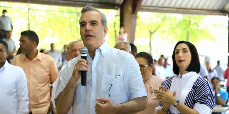 Presidente Abinader llama a los dominicanos a la prudencia en Semana Santa