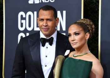 Alex Rodríguez, incómodo ante el compromiso de su ex Jennifer Lopez con Ben Affleck￼