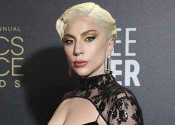 Lady Gaga responde a un fan algo importuno
