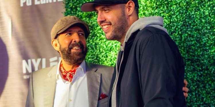 Juan Luís Guerra celebra primer Grammy de su hijo