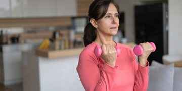 Por qué cuesta tanto adelgazar durante la menopausia (y qué se puede hacer)