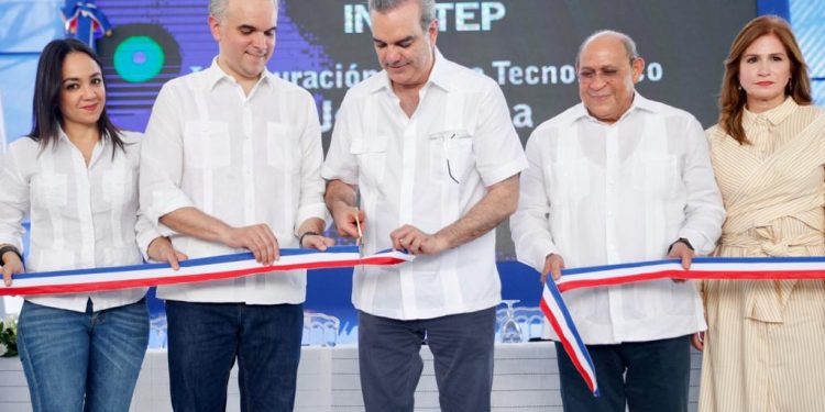 Presidente Abinader inaugura Centro Tecnológico del INFOTEP en el sector Mejoramiento Social