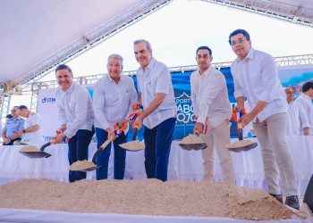 Presidente Abinader inicia obras para el desarrollo turistico en Pedernales por un monto de RD$7,000 milllones