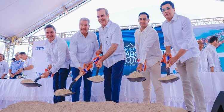 Presidente Abinader inicia obras para el desarrollo turistico en Pedernales por un monto de RD$7,000 milllones