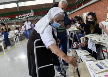 Colombia acude a las urnas para elegir al nuevo presidente en unas elecciones polarizadas y que ponen fin a la era Duque