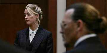 La razón por la que Johnny Depp no mira a los ojos a Amber Heard en el juicio