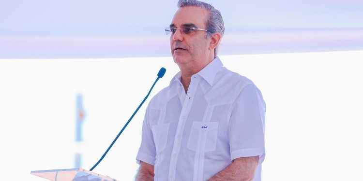 Presidente Abinader inicia obras para el desarrollo turistico en Pedernales por un monto de RD$7,000 milllones