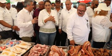 IAD continuó en Azua vendiendo productos agrarios a bajo precios y de calidad durante feria del INESPRE