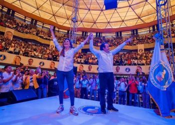 Paliza y Carolina arrasan en cierre de campaña en Coliseo Teo Cruz del PRM