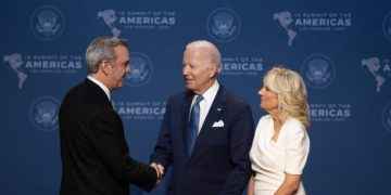 Presidentes Abinader y Joe Biden intercambian saludos en marco de la Cumbre de Las Américas