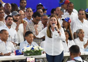 +Cambio, al grito de “No Mirar pa’ Trás, pide la Reelección de Abinader desde La Romana