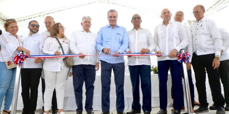 Gobierno inaugura reconstrucción de la avenida Francia en Santiago; inversión supera los RD$20 millones