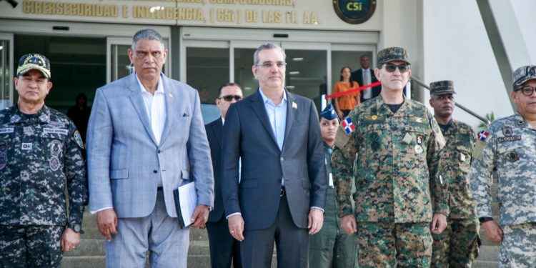 Gobierno presenta avances reforma PN; muestra software contra la delincuencia
