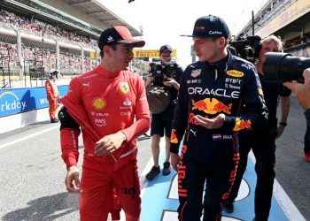 Leclerc se impuso Verstappen y los Red Bull en la clasificación en Bakú