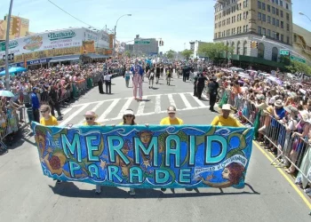 Regresa el Desfile de las Sirenas a New York, uno de sus eventos más peculiares