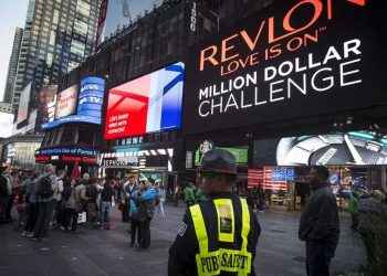 El gigante de los cosméticos Revlon se declaró en bancarrota