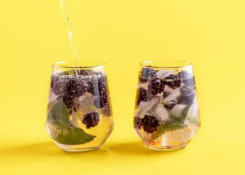 Las bebidas que mejor quitan la sed (después del agua)