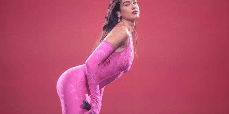 Dua Lipa revoluciona las redes por un baile