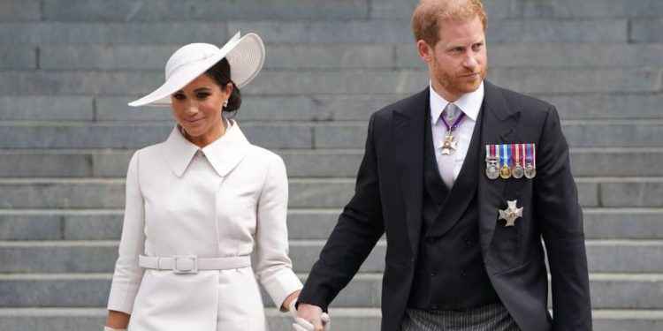 Enrique y Meghan centran la atención en misa del jubileo sin Isabel II