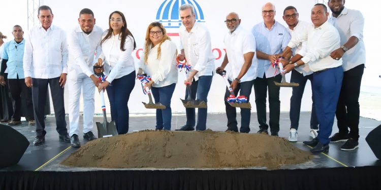 Gobierno invierte más de 7,000 millones en Azua