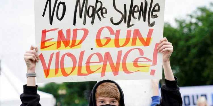 Artistas de Hollywood firmaron un compromiso para representar las escenas de violencia armada de forma responsable