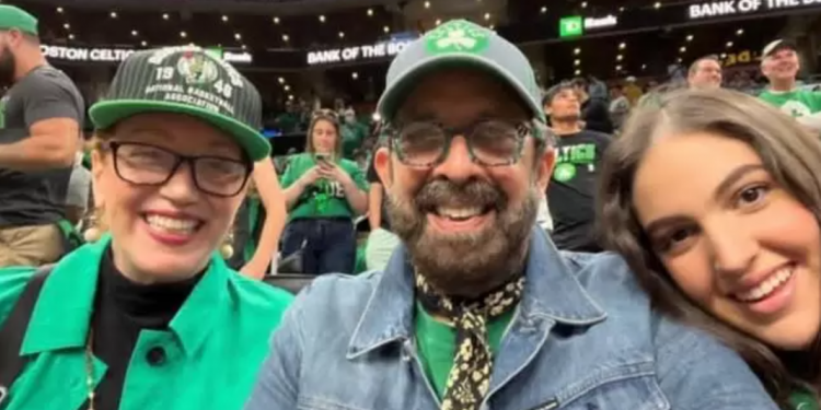 Juan Luis Guerra acude al TD Garden en apoyo a Al Horford