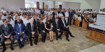 Presidente Abinader y la vice Raquel Peña asistieron al sepelio de madre del ministro de Agricultura Limber Cruz